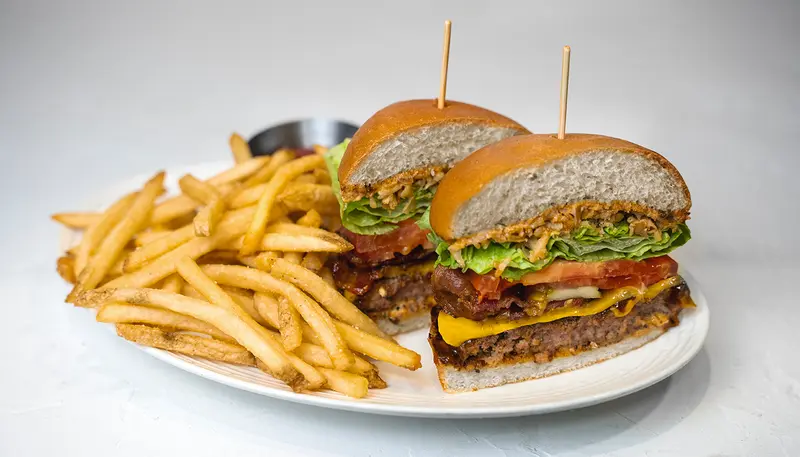 Deluxe Burger