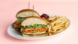 CALI CAJUN CHICKEN SANDWICH