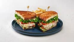 Pulled Chicken Clubhouse