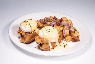 CHICKEN & WAFFLE BENEDICT