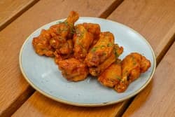 Crispy Chicken Wings - Signature Buffalo